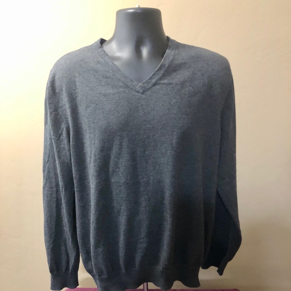 Article 365 Men’s v-neck sweater